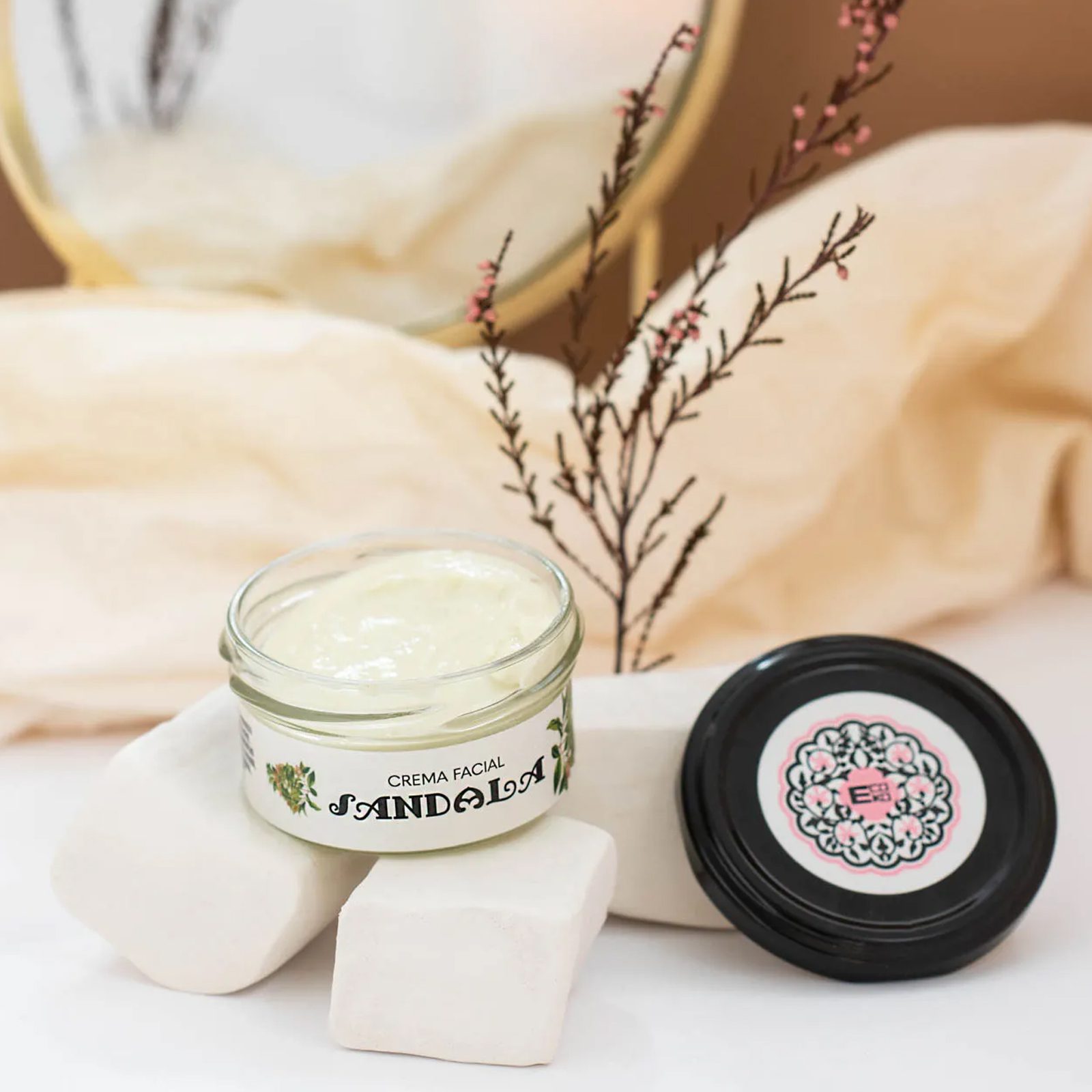 Crema facial SANDALA - Imagen 2